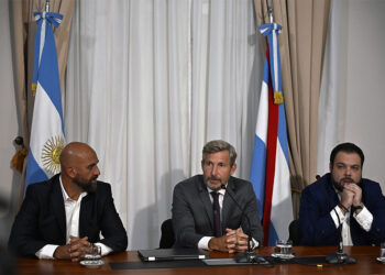 Frigerio anuncia una nueva Obra Social, y no pudo con el IOSPER