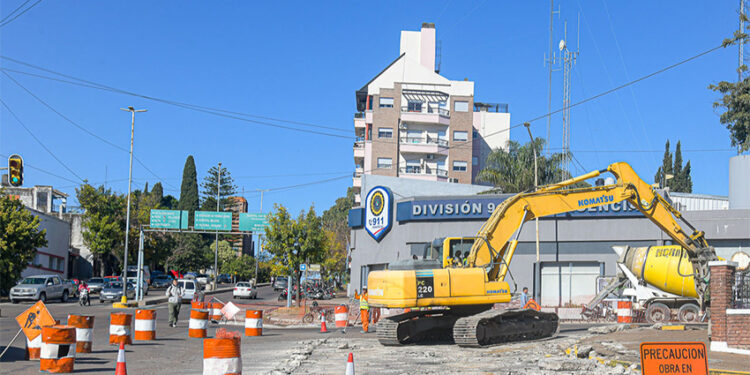 Paraná: La Municipalidad avanza con las obras de recuperación de la trama vial en la zona céntrica