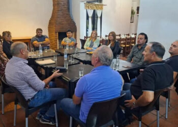 Presidente Comunal de La Clarita, solicita que le arreglen el patrullero y le terminen la Comisaria de manera URGENTE