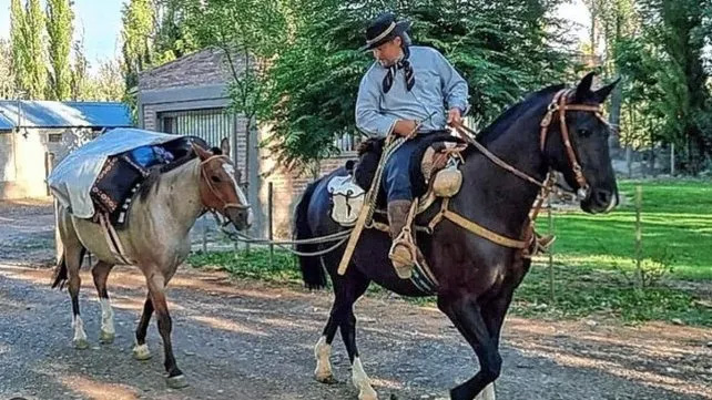 Recorrerá unos 1.500 kilómetros a caballo de Neuquén a Entre Ríos