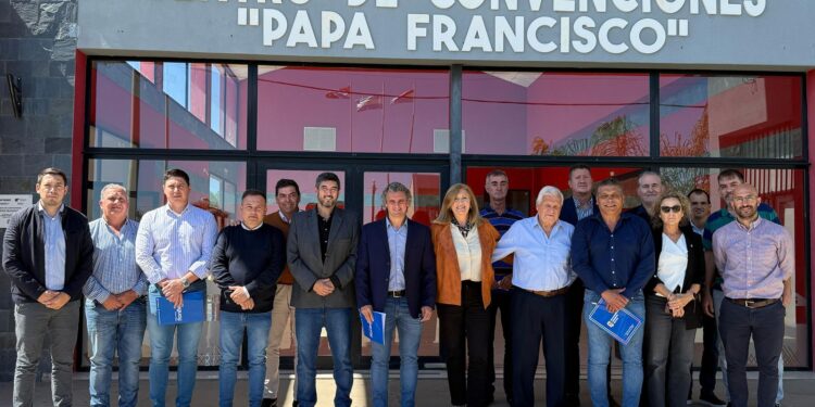 La Liga de Intendentes del PJ, el IOSPER y la gestión del Turismo en la agenda