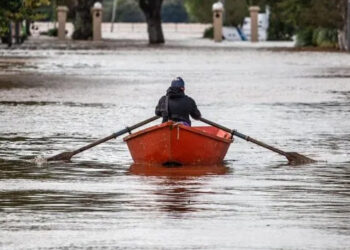 Buscan fortalecer las alertas ante impactos ambientales en ciudades costeras del río Uruguay