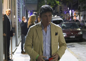 La caja de YPF en rojo por el descontrol del gasto publicitario de Santiago para la campaña