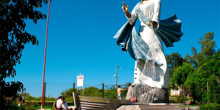 Inminente desbarrancamiento en Diamante: confirman que evalúan reubicar al Cristo Pescador