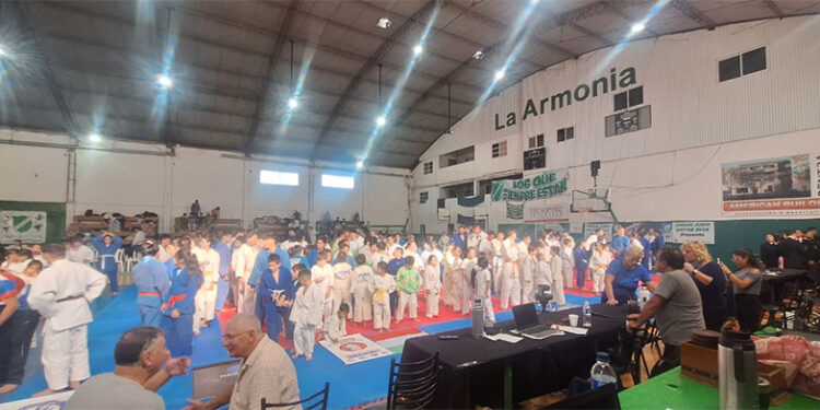 Fiesta del judo en Colón: Gran desempeño de los judokas del Club Armonía y las Escuelas Municipales