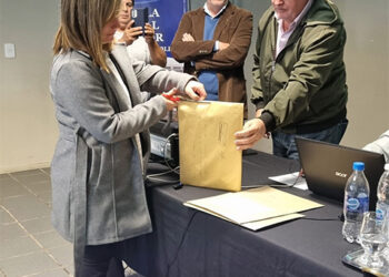 Villa Elisa: Apertura de sobres para realizar reparaciones en la Escuela Normal