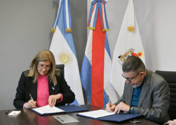 Paraná: Remodelación exterior del Palacio Municipal. Firmaron un convenio con la UTN Regional Santa Fe