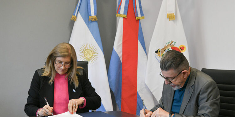 Paraná: Remodelación exterior del Palacio Municipal. Firmaron un convenio con la UTN Regional Santa Fe