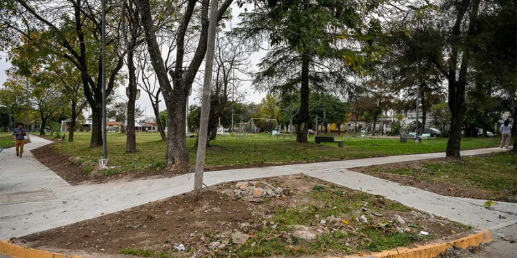 Paraná: Realizan obras y proyectan mejoras en la plaza Héroes de Malvinas