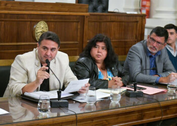 Fin del IOSPER, hubo dictamen, en medio de cuestionamientos hacia tres legisladoras de la oposición