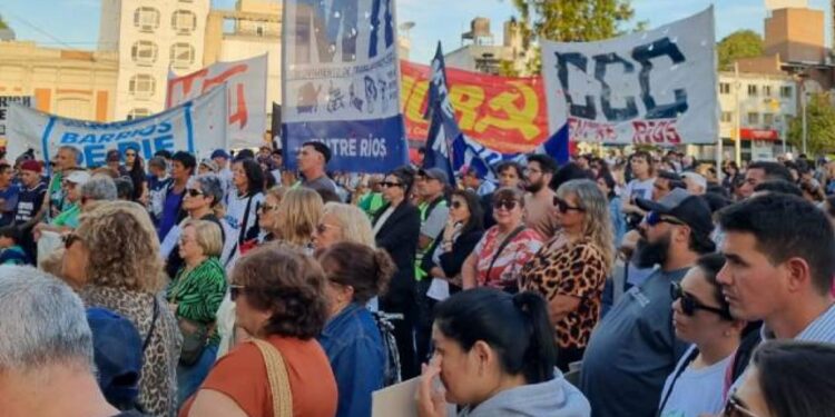 La Multisectorial de Entre Rios en contra del proyecto que disuelve el IOSPER