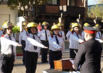 Colón celebró el Día del Bombero Voluntario con un emotivo acto frente al cuartel local