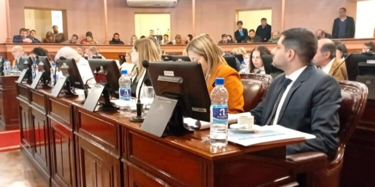 Fin del Iosper: el oficialismo sancionó la Ley que crea Oser en medio del rechazo opositor