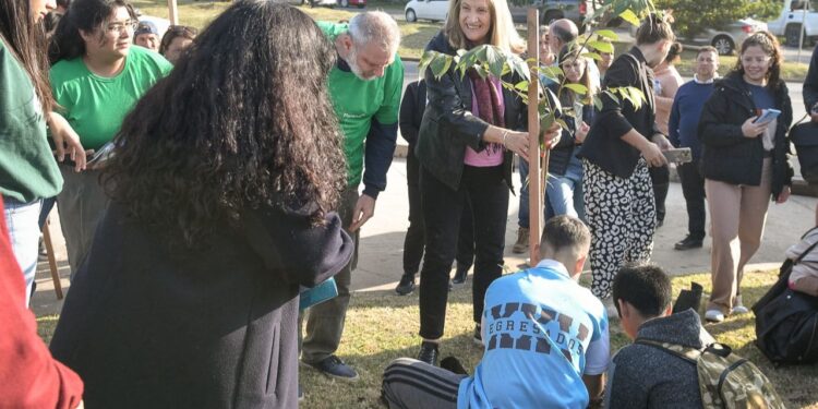 La Municipalidad de Paraná presentó el Plan de Arbolado Urbano “Plantamos Futuro”