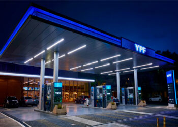 Pais: YPF anunció que será más barato cargar nafta de madrugada: el plan para segmentar precios