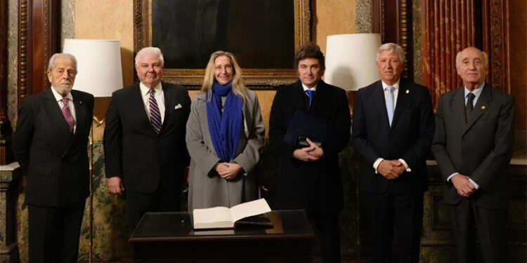 Milei tildó a los gobernadores de “perversos”