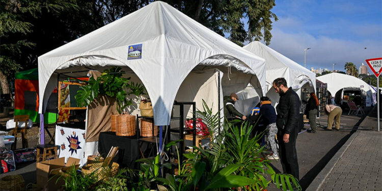 Paraná: Comenzó la Feria de Invierno, con 240 artesanos y emprendedores y patio gastronómico