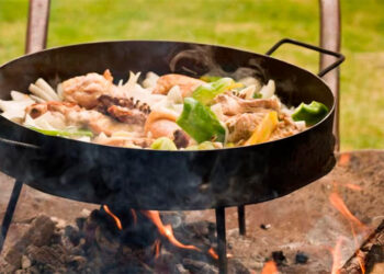 Hoy: Pollo al disco, delicioso y tradicional plato popular argentino
