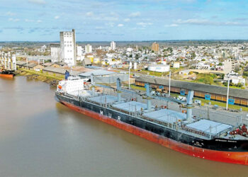 Siguen las exportaciones desde Concepción del Uruguay: Zarpó un buque e ingresa otro.