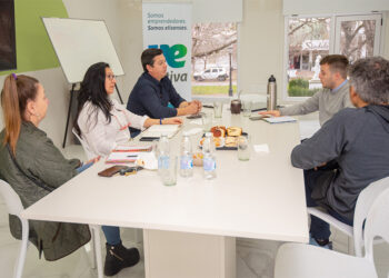 Encuentro del sector turístico en Villa Elisa