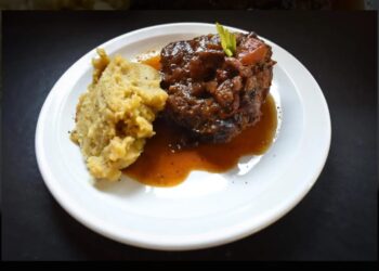 Hoy cocinamos: Bondiola de cerdo con puré de batatas