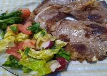Receta de hoy: Bife a la plancha y ensalada sabrosa
