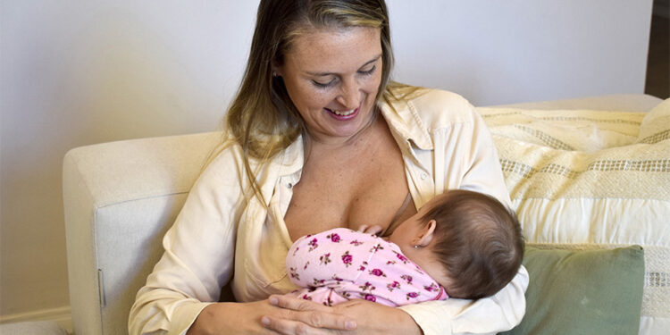 La lactancia materna: un acto de amor que nutre y protege