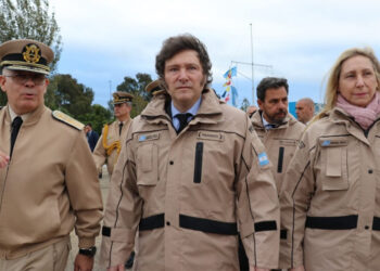 Aumento de sueldo para militares y policía naval. Entérate aquí cuánto ganan