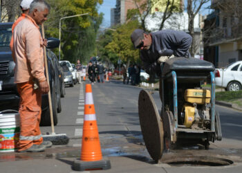 Paraná: Se inició la obra de saneamiento en calle Santa Cruz