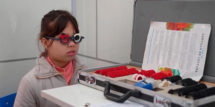 Niños pueden acceder gratis a controles oftalmológicos y anteojos: ¿cuándo y a dónde?