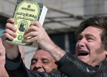 “No nos podemos regalar”: la trama detrás de la decisión de salir a intervenir el dólar en la previa a las elecciones