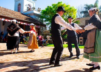 Música y propuestas artísticas en la XIII Fiesta del Inmigrante en Villa Elisa