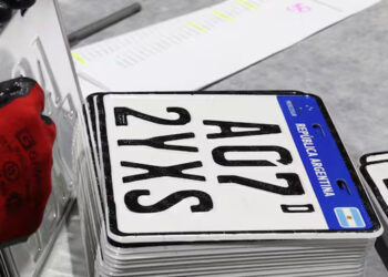 Se regularizó la entrega de chapas patentes
