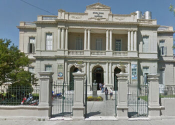 Llevo un cuchillo a la escuela y reconoció que tenía problemas personales con otro compañero