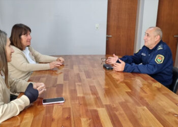 Villa Elisa: Reunión con el Jefe Departamental de Policía