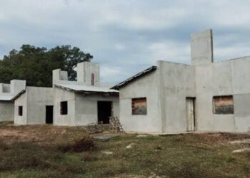 La Libertad Avanza propone una alternativa sin endeudamiento para finalizar las 72 viviendas en Colón