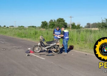 Grave siniestro vial: Una Familia cayó de una moto en la Autovía 18