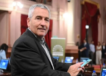 Diputado libertario dijo que la gestión de Frigerio “tiene mucho déficit en infraestructura y con un gran endeudamiento”