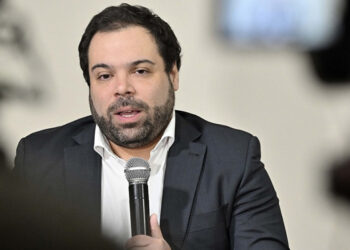 Ministro Troncoso: “Antes de navidad me archivan la causa del subsidio al teatro”
