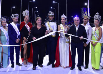 Santa Elena vivió su primera noche de carnaval