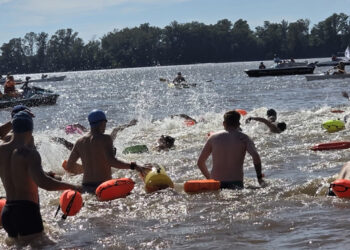 Con record de nadadores y nadadoras se llevó a cabo la Maratón Acuática Pueblo Liebig – San José