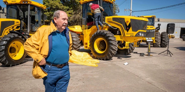 La histórica fábrica de tractores Pauny entró en crisis y cae la imagen de Milei
