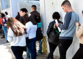 Preocupación por el empleo: la informalidad alcanzó el 43% y afecta a 7 de cada 10 jóvenes