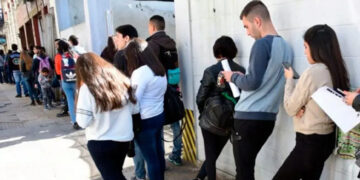 Preocupación por el empleo: la informalidad alcanzó el 43% y afecta a 7 de cada 10 jóvenes