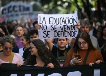 Docentes universitarios de Entre Rios van al paro total del 16 al 19 de Marzo
