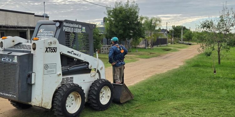 Pueblo Liebig avanza en el mantenimiento de los espacios públicos