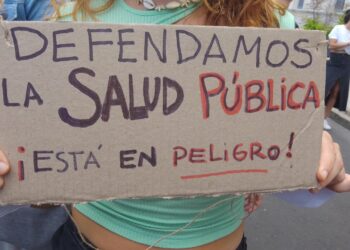 Profesionales de la salud se movilizaron en Paraná