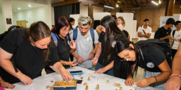 Jornadas x la Democracia: culmina el ciclo con dos propuestas en el Centro Cultural Juan L. Ortiz
