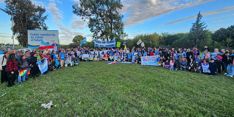 El reclamo para trasladar la refinería de HIF del río Uruguay sigue intacto