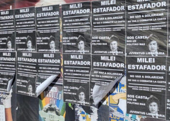 Economía y corrupción: 82% de los hogares resignó gastos para sostenerse y 67% cree que el Gobierno rompió el pacto «anticasta»